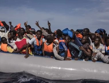 «Eλάτε... χωράνε και άλλοι»: Μεταφέρουν 10.000 αλλοδαπούς από τα νησιά του Α.Αιγαίου σε διαμερίσματα στην ενδοχώρα!